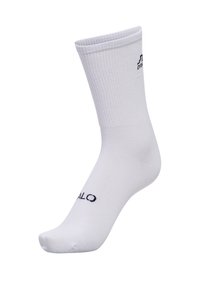 Hvid sportsstrømpe med ribbet tekstur, et midt-læg snit, og et sort logo trykt på siden. Sømløs tådesign for komfort.