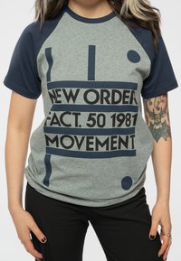 Paradiso Clothing NEW ORDER MOVEMENT RAGLAN - Print T-shirt - grey