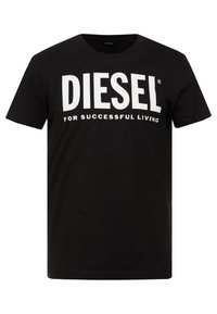Černé tričko s krátkým rukávem s velkým bílým textem "DIESEL" a menším sloganem "PRO ÚSPĚŠNÝ ŽIVOT" vytištěným vpředu.