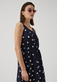 ONLY ONLNOVA LIFE LUX SARA DRESS - Dnevna haljina - night sky