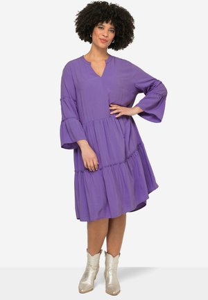 A-LINIE-AUSSCHNITT 3/4-ÄRMEL - Freizeitkleid - purple