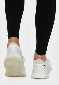 SQUATPROOF PURPOUSE - Leggings - black