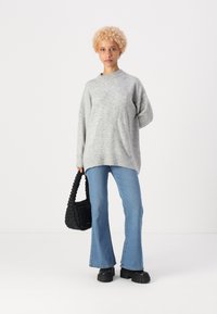 ONLY Petite ONLSILJA LOOSE PULLOVER - Maglione - light grey
