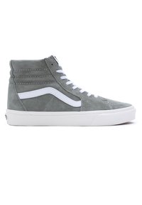 Szare zamszowe wysokie sneakersy z białą podeszwą, białymi sznurowadłami i białym paskiem z boku, pokazane w profilu na białym tle.