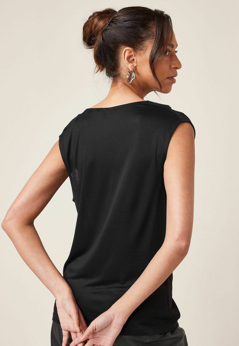Damen T-Shirts | Next HARDWARE SLEEVELESS Top black/schwarz - CA98893 Damen T-Shirts | Next HARDWARE SLEEVELESS Top black/schwarz - CA98893