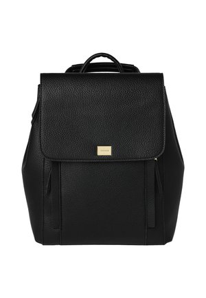 Czarna skórzana plecak o teksturowanym wykończeniu, z przednią klapą, złotymi okuciami i dwoma bocznymi paskami dla dodatkowego detalu.
