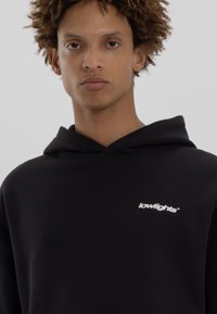 LOW LIGHTS STUDIOS® BASIC LOGO HOODIE - Sweatshirt - black