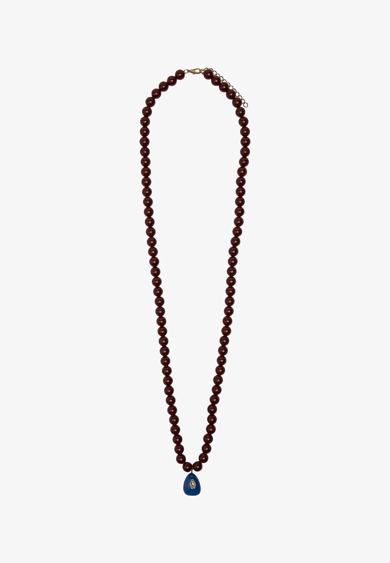 Brązowa naszyjnik z koralików o gładkiej fakturze, z kroplą niebieskiego wisiorka na środku, ozdobioną żółtym wzorem.