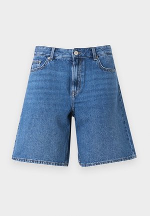 Short en denim bleu avec fermeture par bouton et zip, poches avant et poche monnaie, posé à plat sur fond blanc.