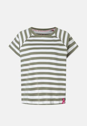 Kurzärmeliges T-Shirt mit grünen und weißen horizontalen Streifen, rundem Ausschnitt und kleinem pinkfarbenem rechteckigem Etikett am unteren Saum.