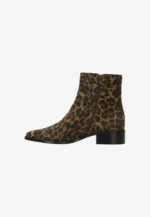 Leopardprint enkellaarsjes van zacht materiaal, met een rits aan de zijkant, een ronde neus en een lage zwarte blokhak.