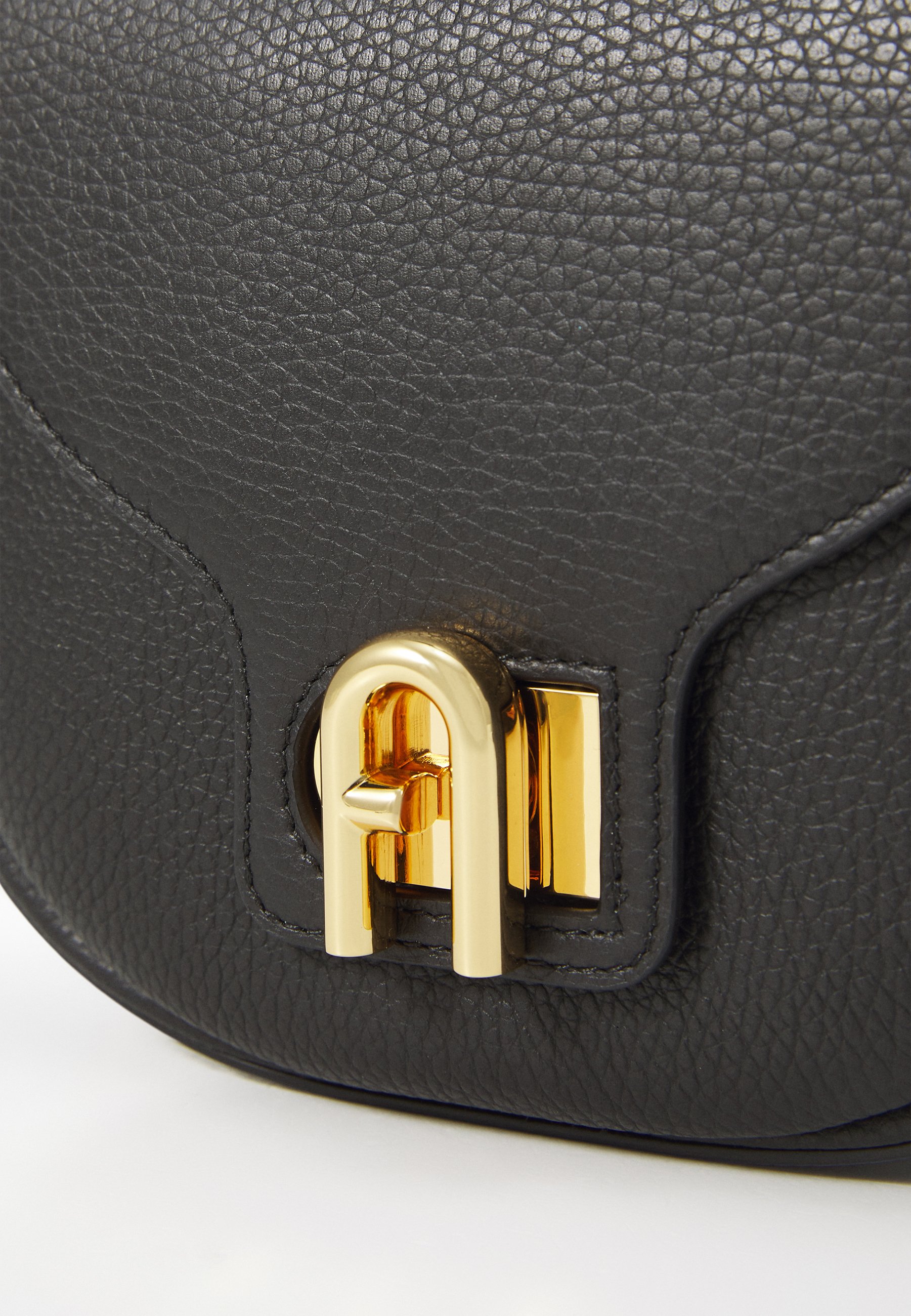 【送料&関税込】Furla Lotus Mini Cbody Black Bag Furla Lotus Mini Cbody Black Bag | italist