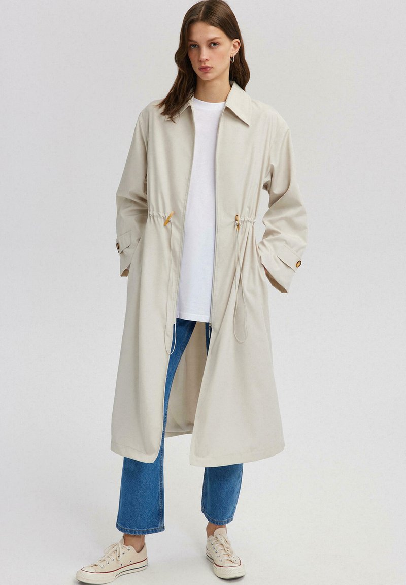 Touché Privé Trenchcoat graniet