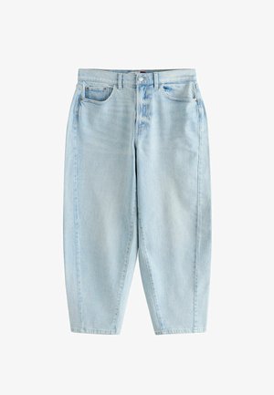 Hellblaue Denim-Jeans mit hoher Taille, Vorderknopfverschluss, Gürtelschlaufen und zwei Fronttaschen, dargestellt auf weißem Hintergrund.