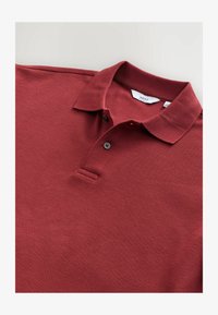 Non sélectionné, red