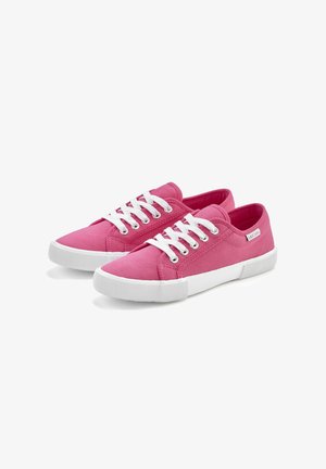Rosa Leinen-Sneaker mit weißen Schnürsenkeln, Gummisohlen und runden Zehen. Verfügt über gestalterische Nähte und ein Logo an der Seite.