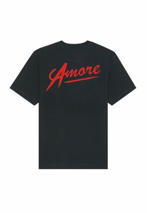 Schwarzes Baumwoll-T-Shirt mit rotem "Amore"-Text in einer Schreibschrift auf der Rückseite, mit kurzen Ärmeln und Rundhals-Ausschnitt.