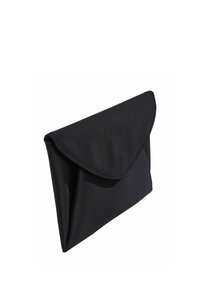 Pochette en tissu noir avec un rabat triangulaire, présentée sur un fond blanc.