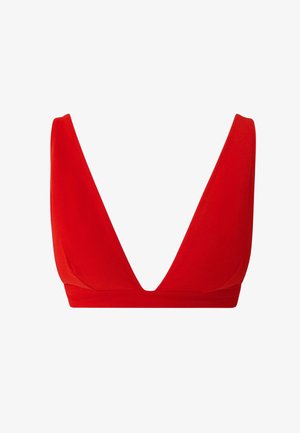 Rote Bikini-Oberteil mit tiefem V-Ausschnitt. Aus glattem Stoff gefertigt im minimalistischen Stil, ohne sichtbare Hardware oder Verzierungen.