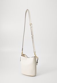 COACH WILLOW SOFT BUCKET BAG 19 chalk/off-white Zalando