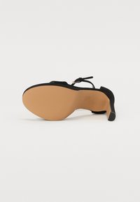Thumbnail Image 5