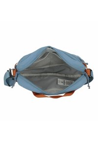 Blå stoftaske med en åben lynlås, der afslører et gråt indre. Har en orange rem og en netlomme på den ene side. Kompakt design.