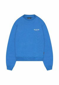 Niebieski sweter crewneck wykonany z miękkiego materiału. Posiada ściągacze na rękawach i dolnym końcu, z małym białym logo z przodu.