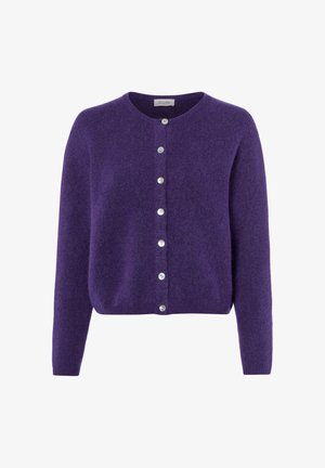 Paarse wollen lange mouwen cardigan met ronde hals en zeven witte knopen aan de voorkant.
