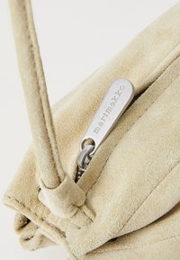 Marimekko PIKKU KARLA - Taška cez plece - beige