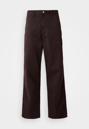 Pantaloni largi de culoare maro închis, confecționați dintr-o țesătură de bumbac robustă, cu închidere frontală cu nasture și două buzunare laterale. Textură netedă, design clasic.