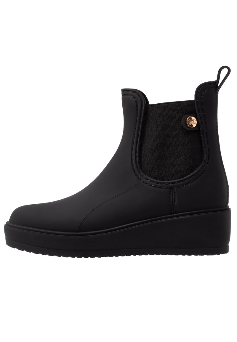 Bottines Noires Randonneur À Semelle Et Lacets | Chaussures