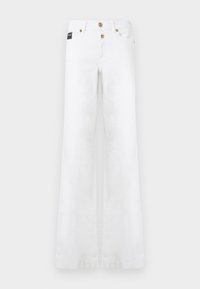 Λευκά τζιν με φαρδιά μπατζάκια, εμπρόσθιες τσέπες, θηλιές για ζώνη και χρυσά κουμπιά σε απλό φόντο.