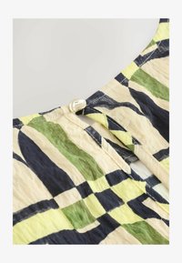 Ausgewählt, green yellow geometric border print