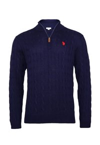 Námořnická modrá svetr s pleteným vzorem a dvacet čtvrtek zipem, s červeným vyšitým logem hráče póla na levé hrudi.