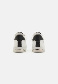 DKNY ALAIRE Sneakers white/black/hvid