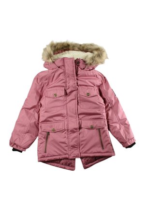 Manteau d'hiver rose avec capuche en fausse fourrure, quatre poches avant avec boutons et fermetures éclair, et poignets élastiques, posé à plat sur fond blanc.