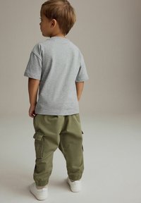 Next REGULAR FIT - SET - Cargobukser - khaki grey