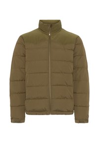 Oliven grønn puffjakke med glidelås, med høy krage og et mykt, strukturert skulderpanel. Kviltet design over hele jakken.