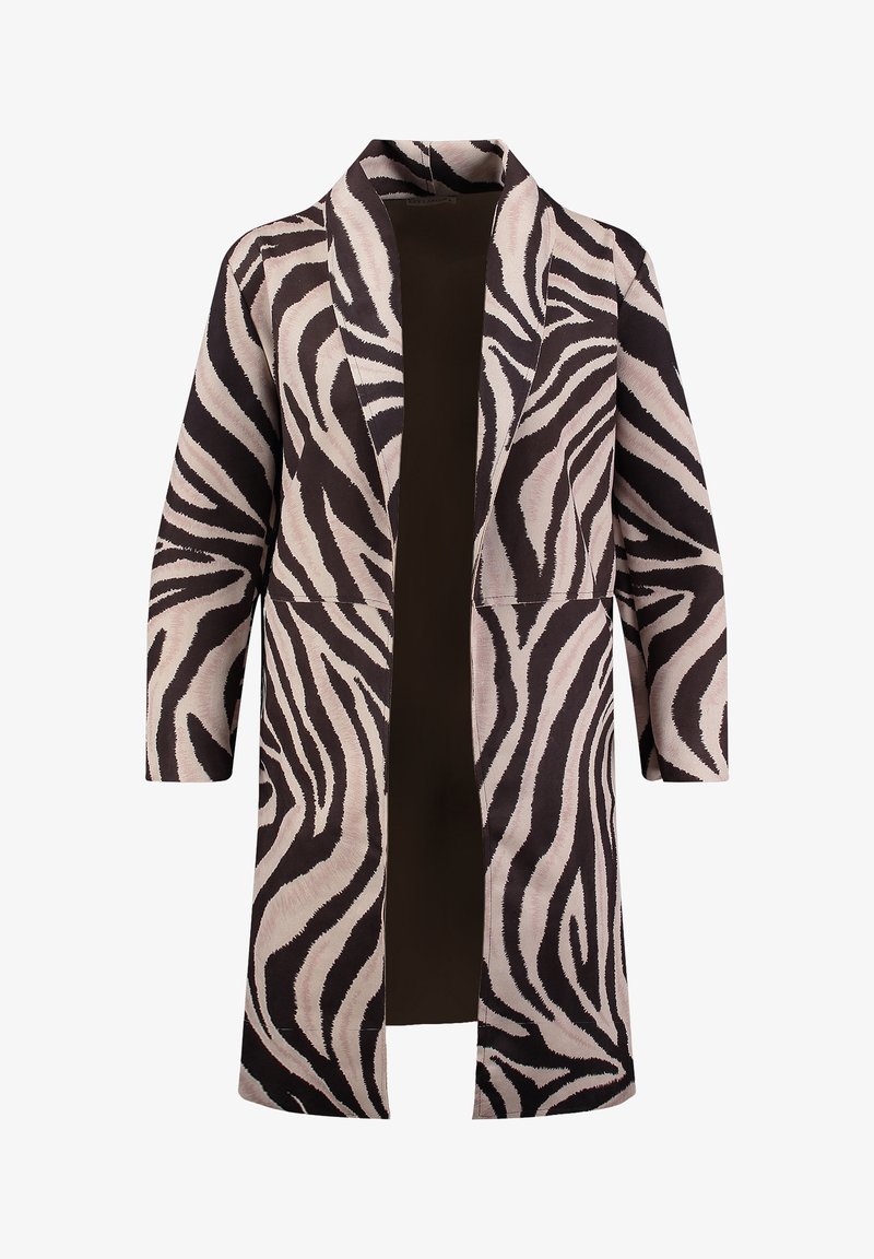 Manteau long à ouverture avant avec rayures zébrées noires et beiges et larges revers, présenté sur un fond blanc.