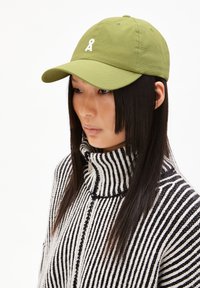 ARMEDANGELS YAANIS BOLD - Cap - new moss
