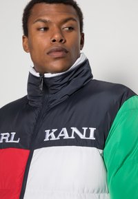 Karl Kani UNISEX RETRO BLOCK PUFFER JACKET MULTICOLOR - Ziemas jaka - multicolor