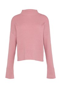 Roze gebreide trui met een hoge nek, verlaagde schouders en lange mouwen. De textuur is geribbeld met een iets verkorte zoom.
