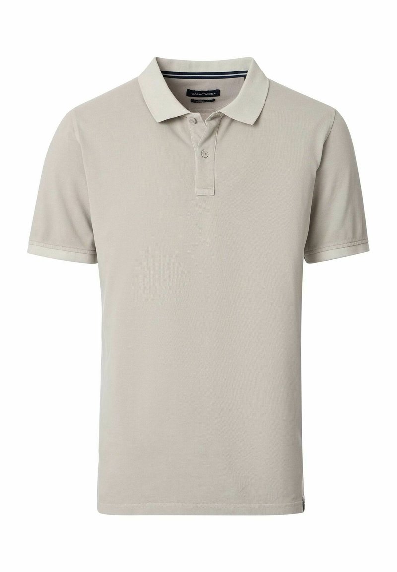 Licht beige polo shirt van katoen. Heeft een traditionele kraag, korte mouwen en een knoopsluiting met drie knopen. Heeft een gladde textuur.