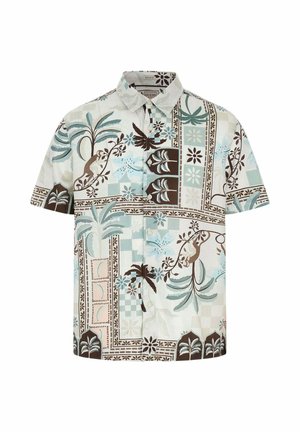 Chemise à manches courtes avec boutons, imprimé tropical comprenant des palmiers, des fleurs, des singes et des motifs géométriques dans des tons verts sourds, marron et beige.