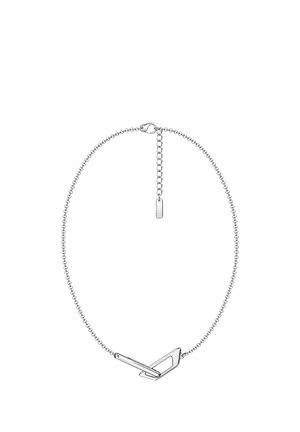 Silberne Kette mit einem geometrischen Anhänger mit Dreieck- und Stabdesign und einem verstellbaren Verschluss mit einem kleinen rechteckigen Anhänger.