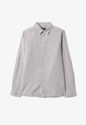 Knopfhemd mit langen Ärmeln, vertikal beige-weißen Streifen, Brusttasche vorne und Standardkragen, flach auf weißem Hintergrund ausgelegt.