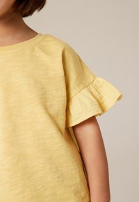 Next FRILL SHORT SLEEVE - REGULAR FIT - T-shirts print - yellow