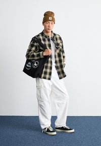 Carhartt WIP UNISEX ciemnobrązowy
