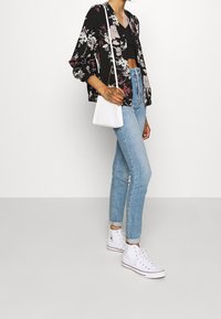 Vero Moda Bomberjacka - black