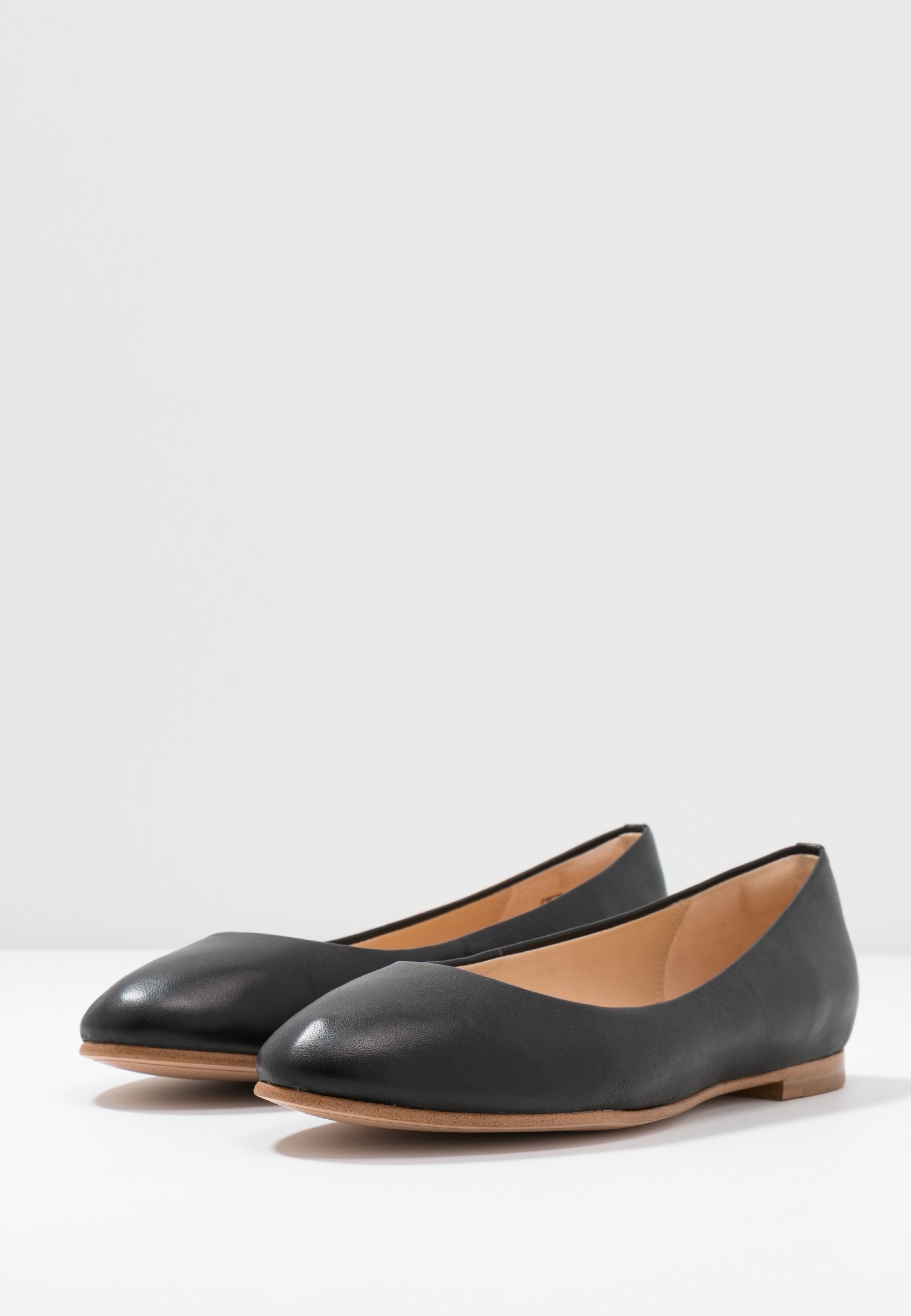clarks ballerinat